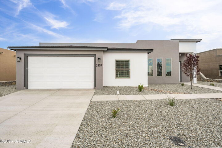 Property Photo:  