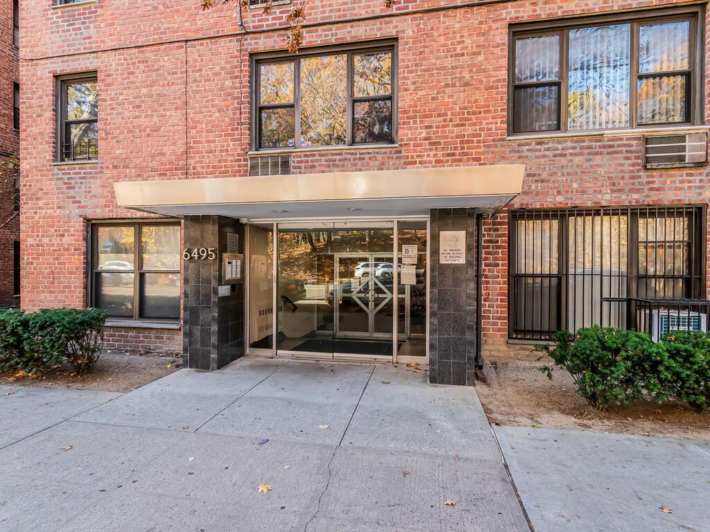 6495 Broadway 1N  Riverdale NY 10463 photo