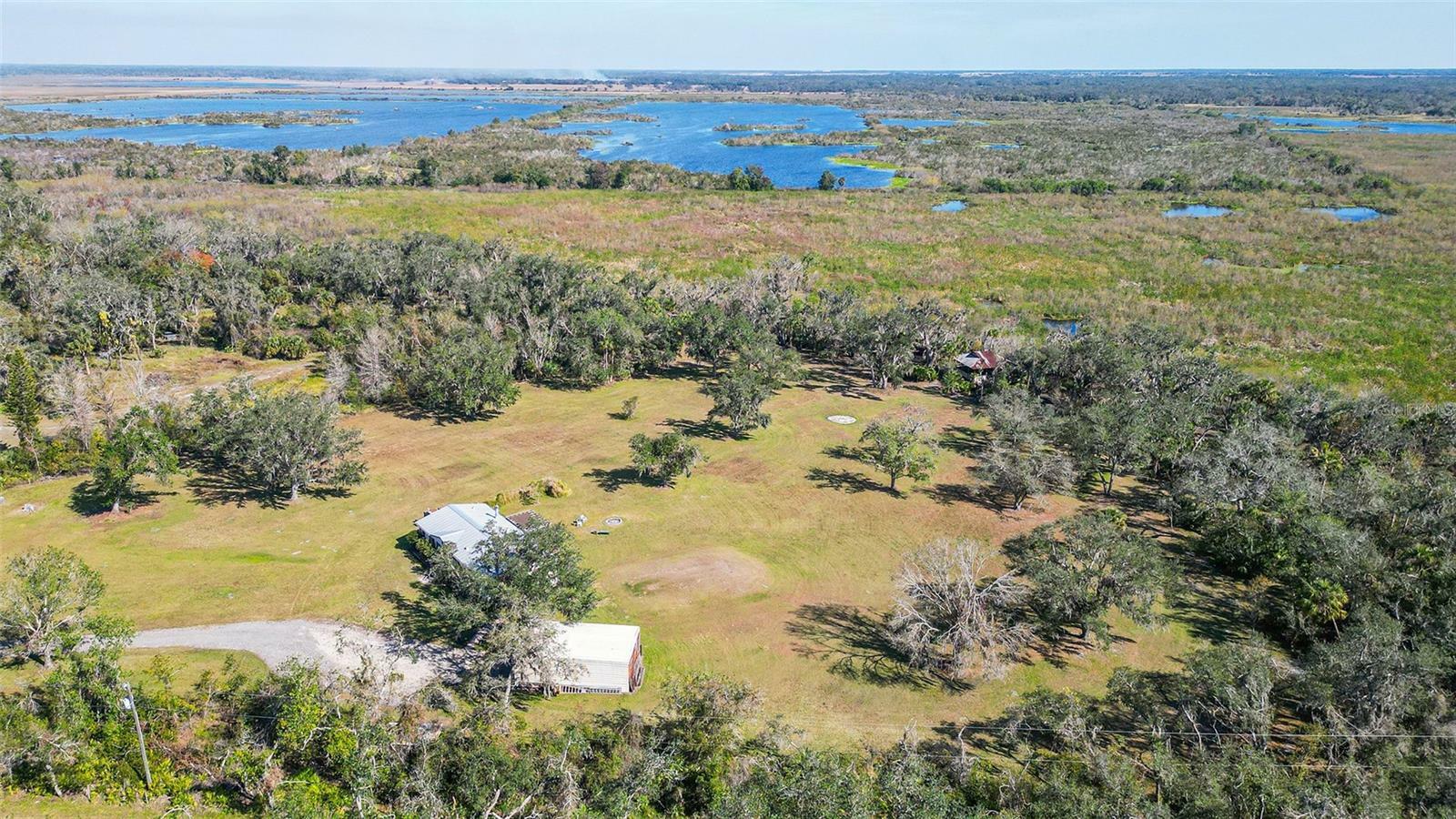 Property Photo:  1625 Darby Road  FL 34240 