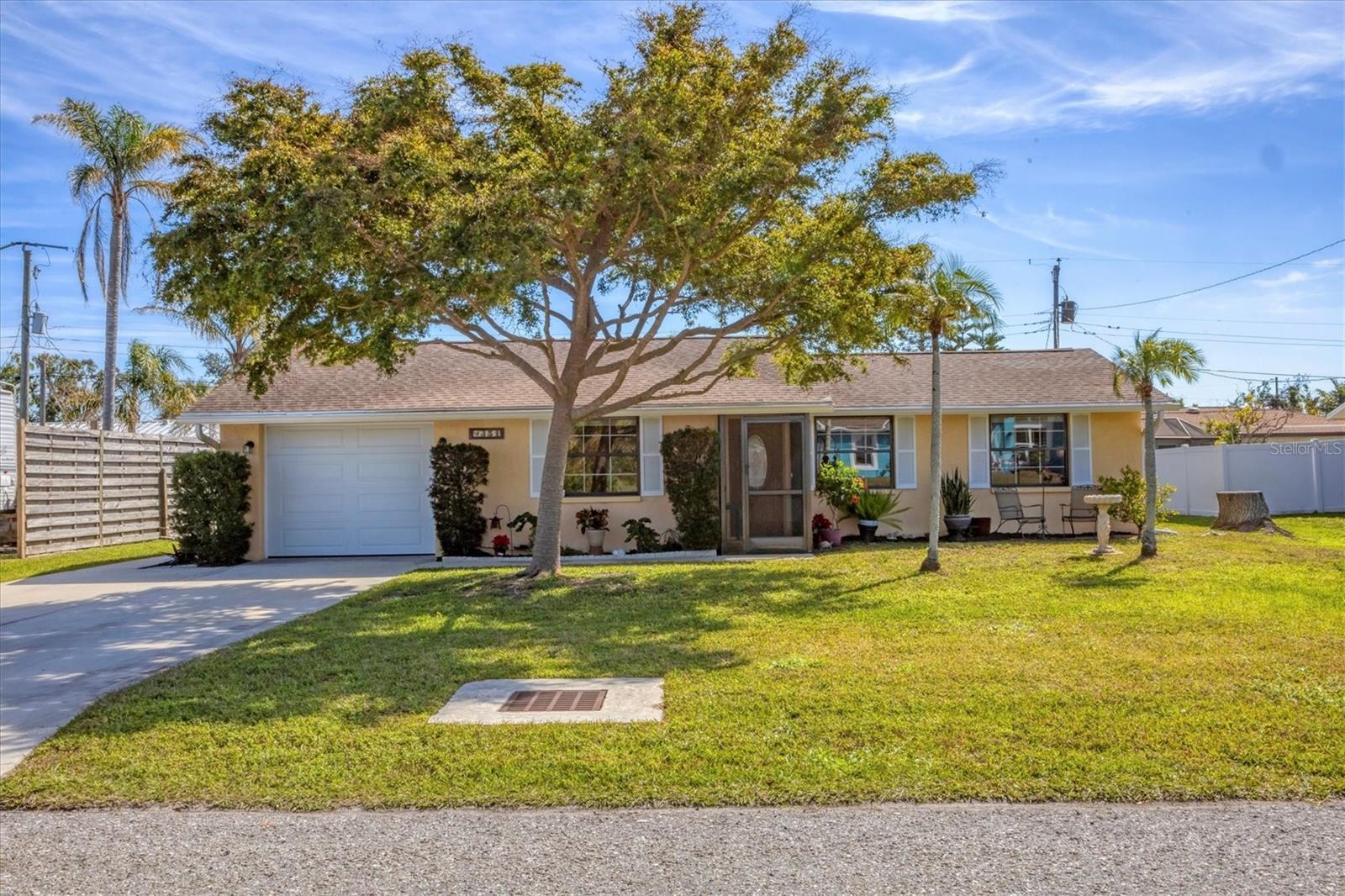 Property Photo:  351 Garden Road  FL 34293 