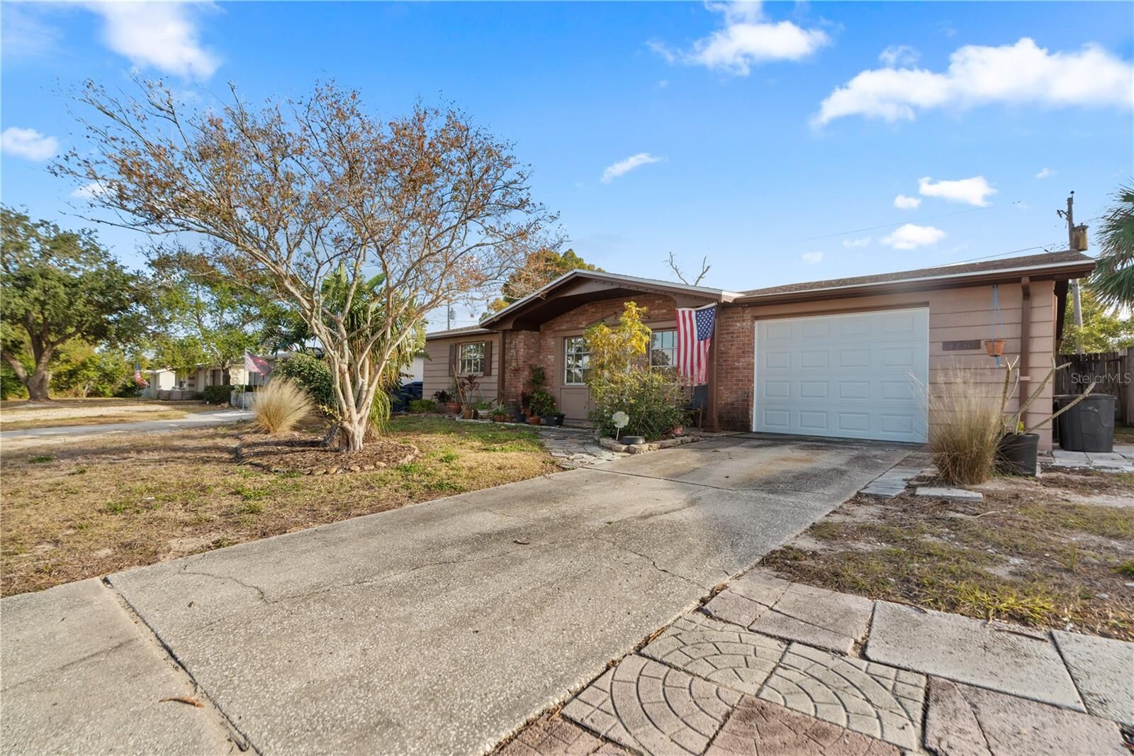 Property Photo:  4130 Ridgefield Avenue  FL 34691 