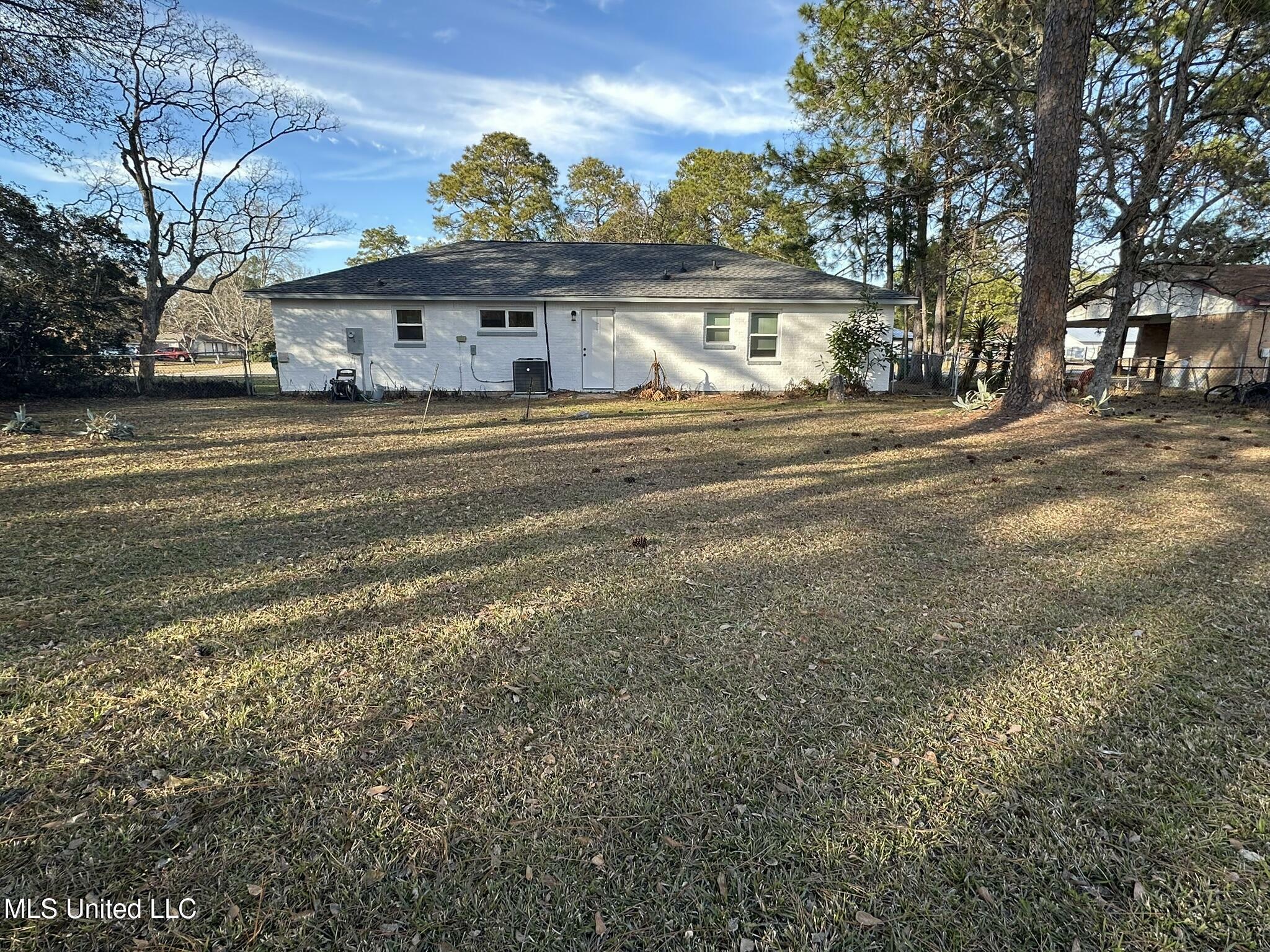 Property Photo:  2307 Avenido Encanto Street  MS 39553 