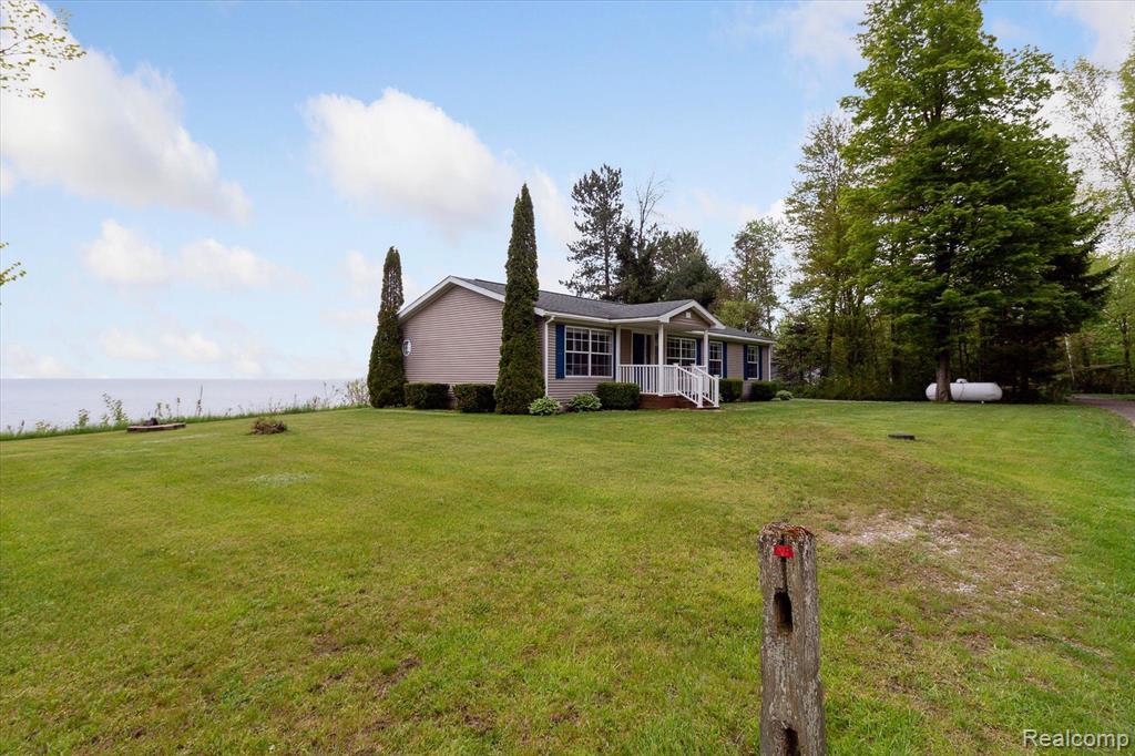 Property Photo: 1515 Lakeside Drive MI 48441 7963