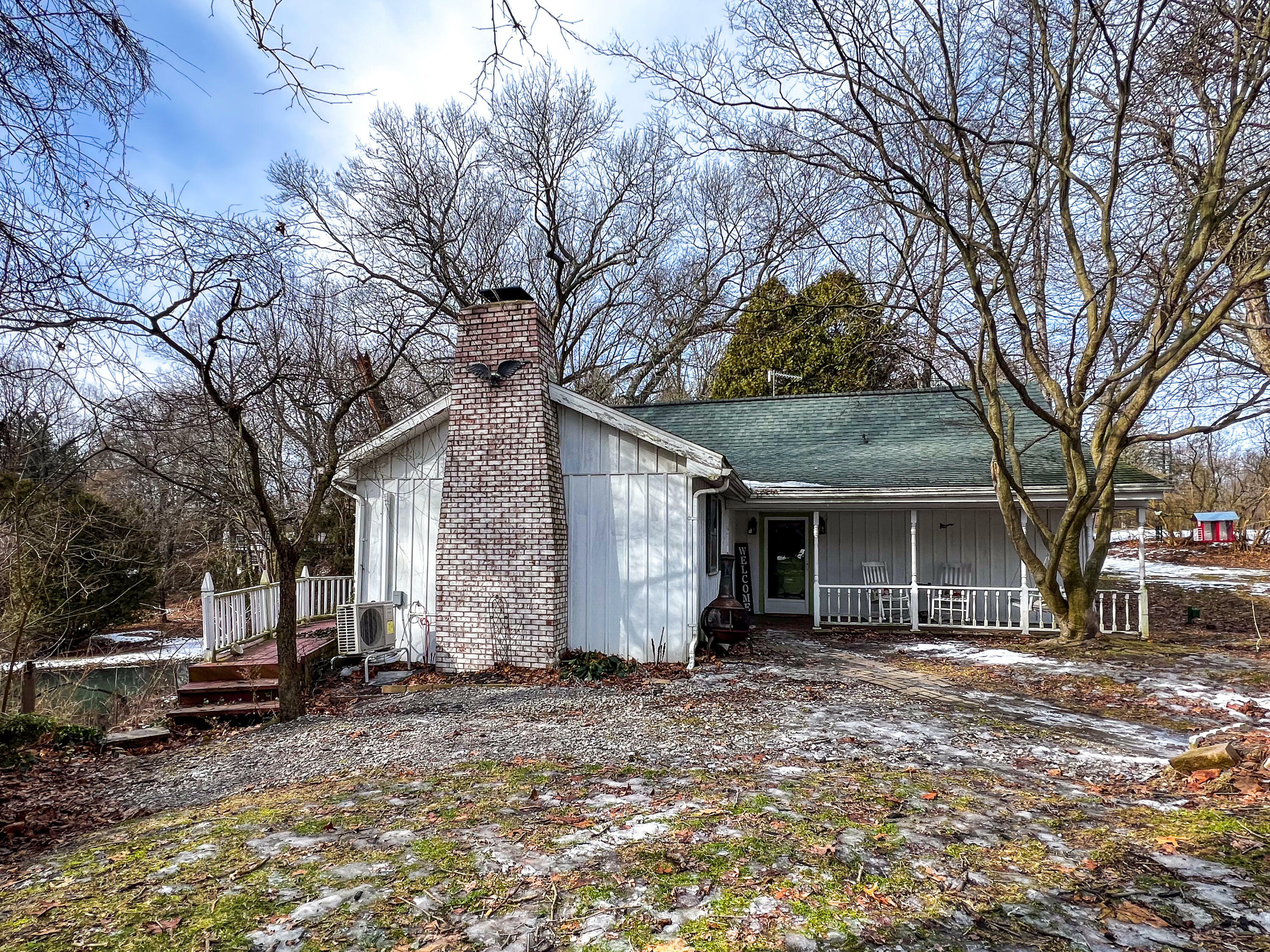 Property Photo:  2354 Riverside Court  MI 49022 