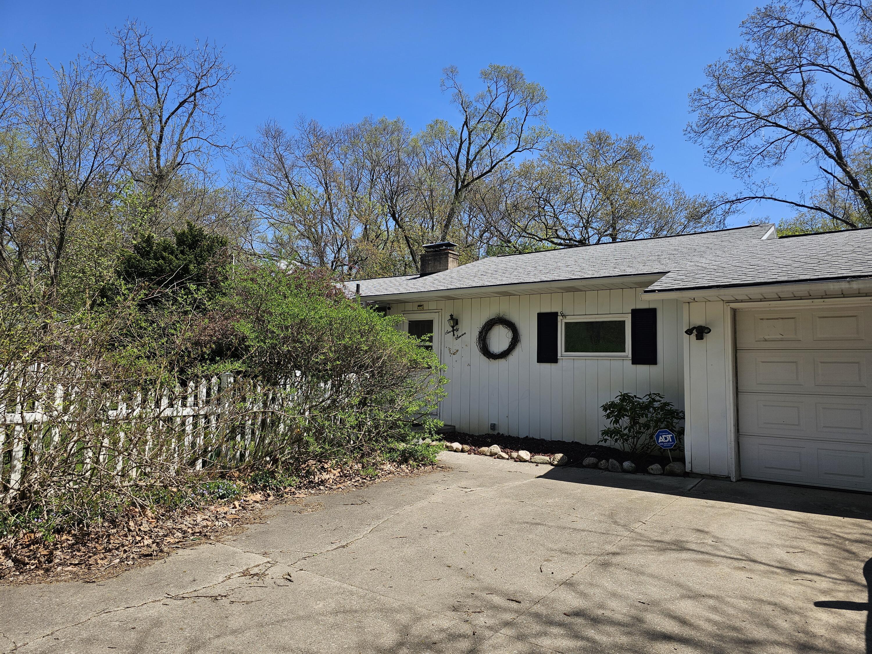 Property Photo: 77 Leitch Drive MI 49015