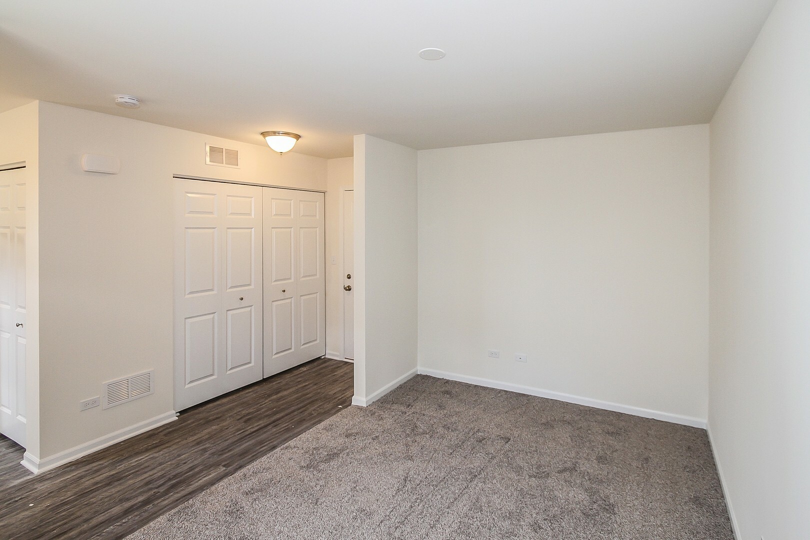 Property Photo:  1119 Girard Avenue  IL 60018 