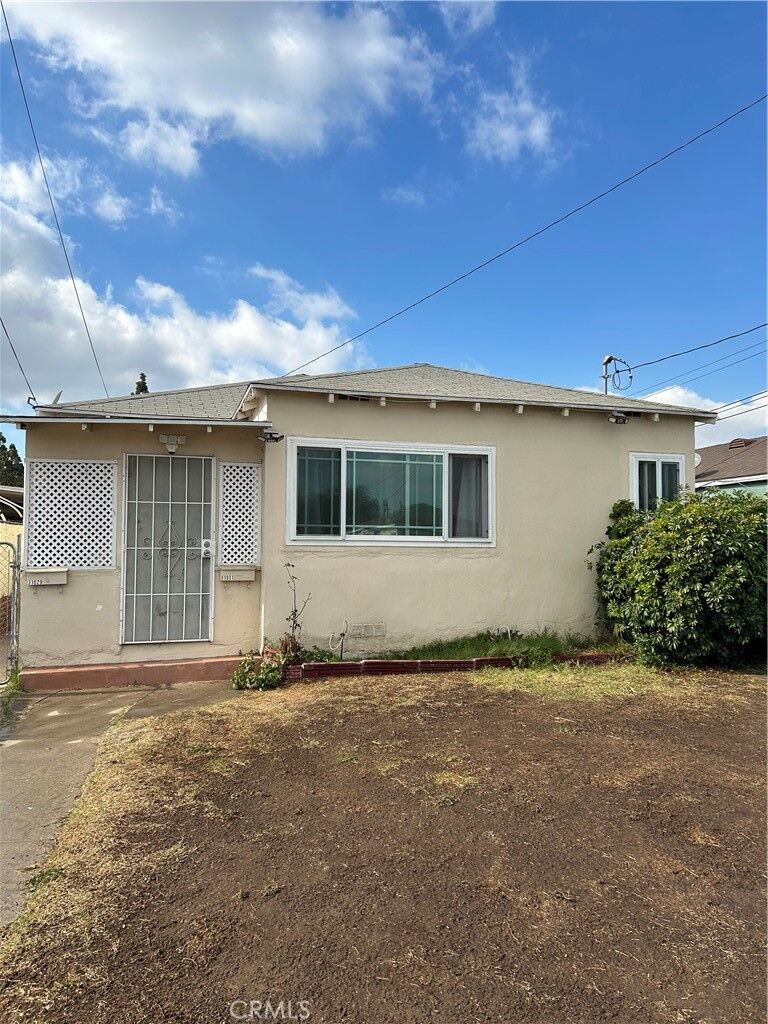 Property Photo:  11031 Eastwood Avenue  CA 90304 