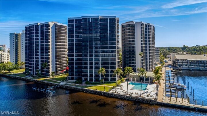 Property Photo:  1910 Virginia Avenue 403  FL 33901 