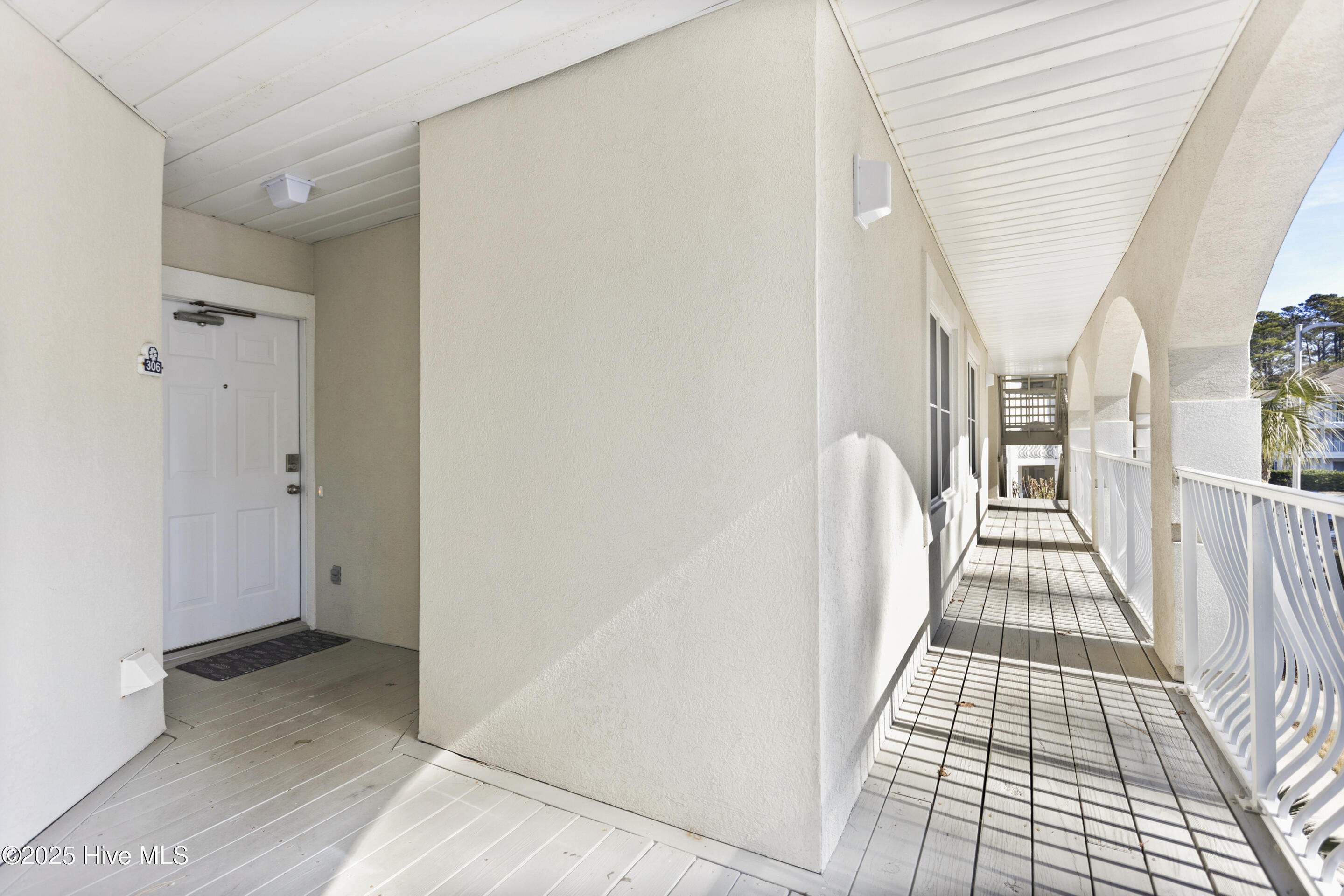 Property Photo:  908 Resort Circle Unit 306  NC 28468 