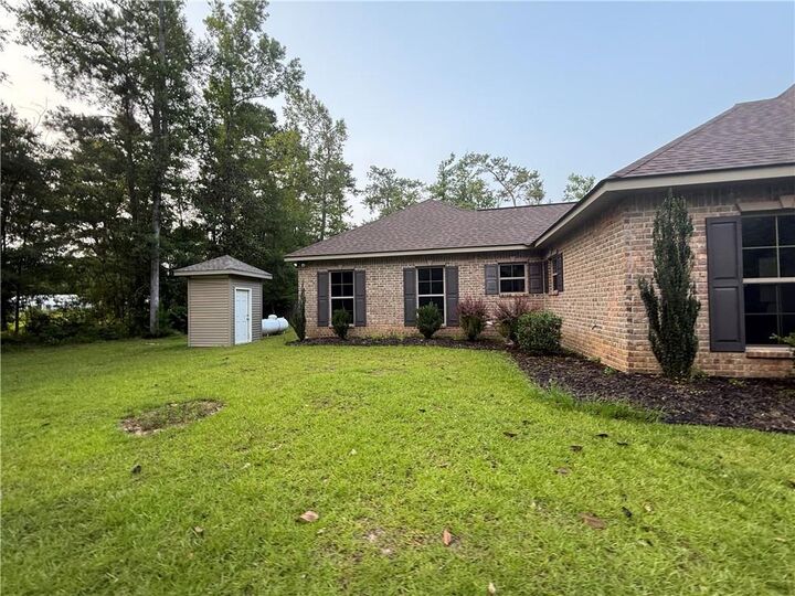 Property Photo: 29235 Highway 40 LA 70431