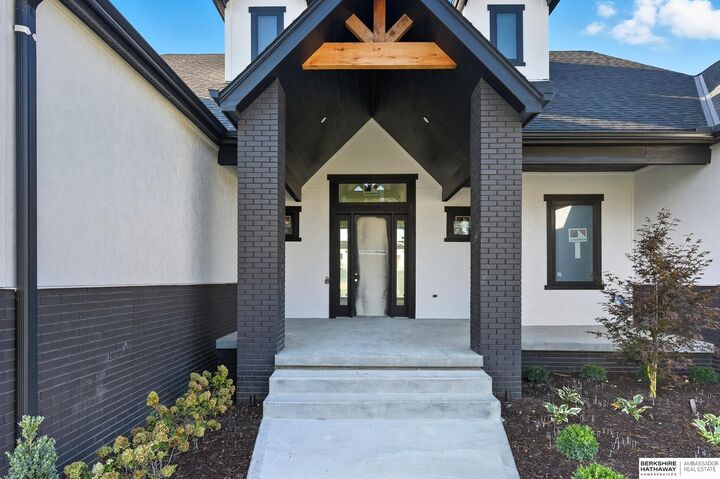 Property Photo: 2501 S 224 Street NE 68022