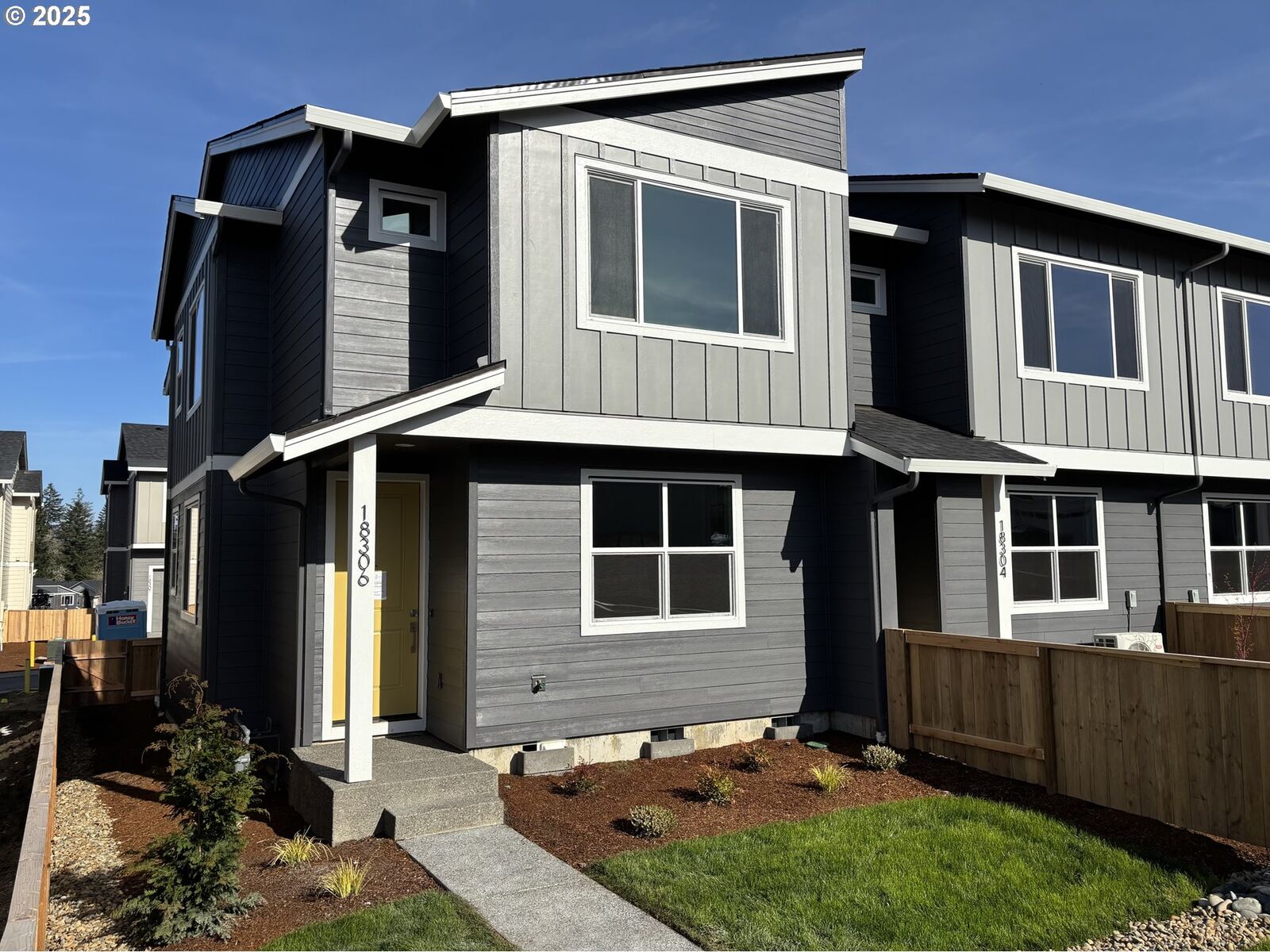 Property Photo: 18306 NE 43rd Pl Lot 215 WA 98686