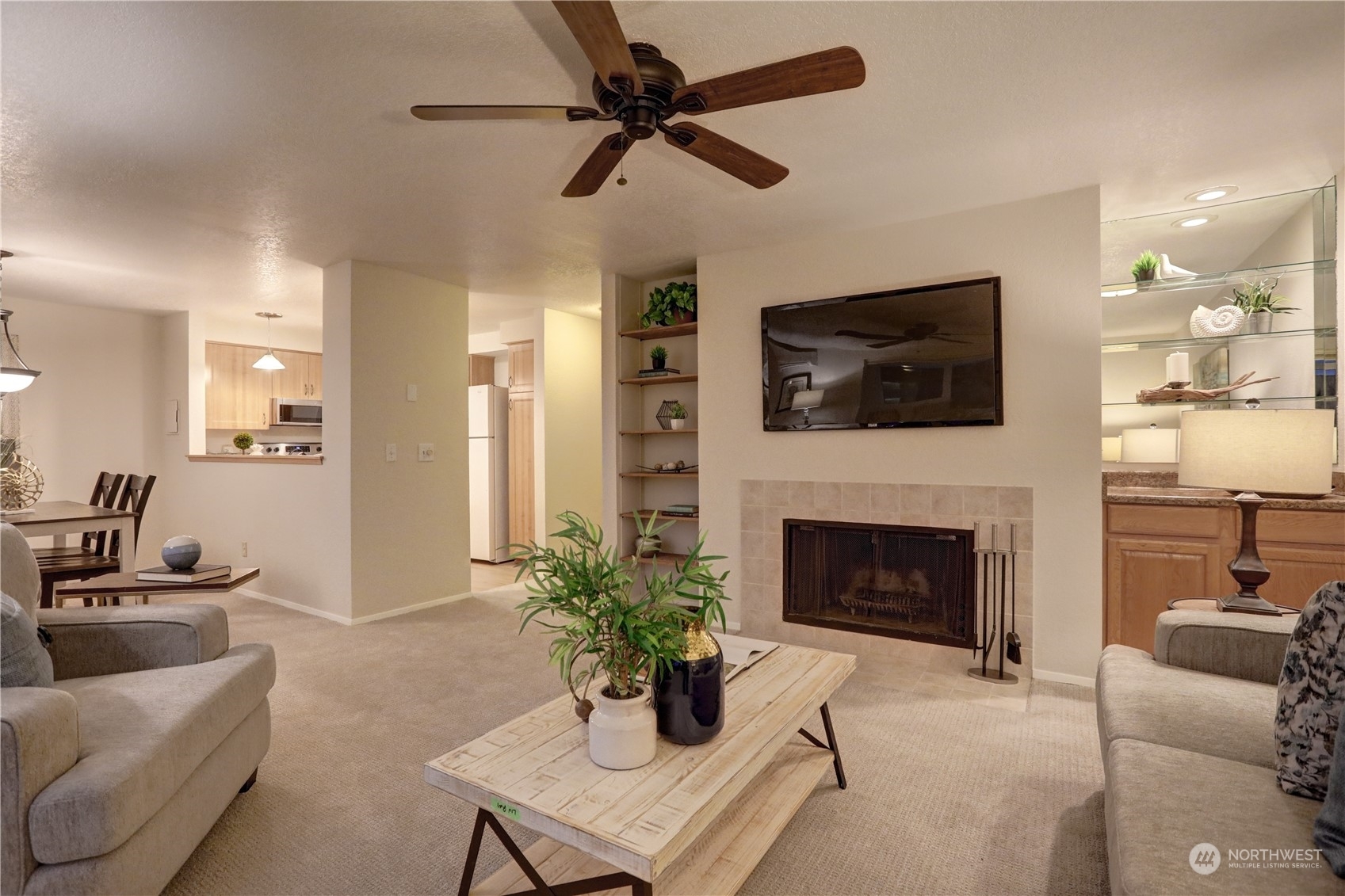 Property Photo:  1319 S Puget Drive D-25  WA 98055 