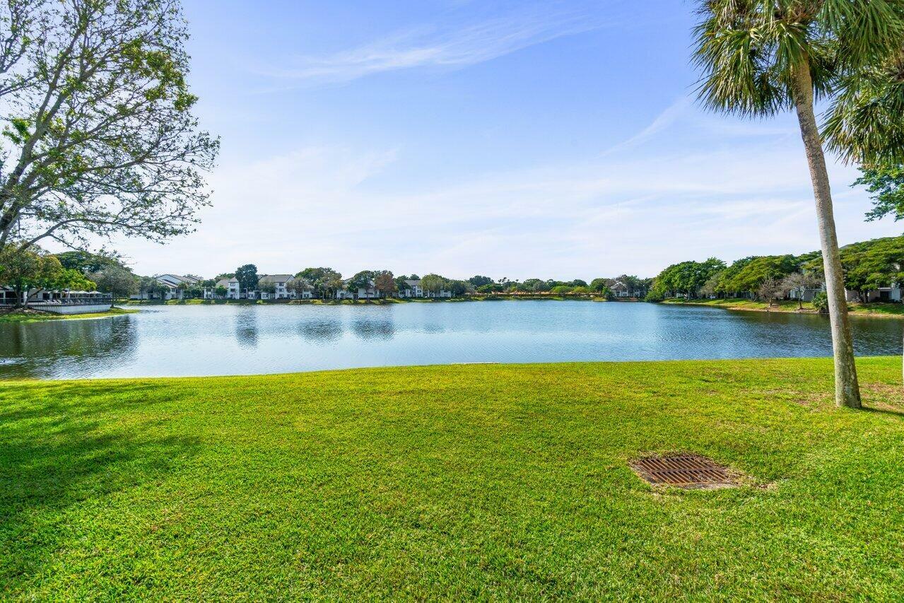 Property Photo:  5380 Cedar Lake Drive 101  FL 33437 