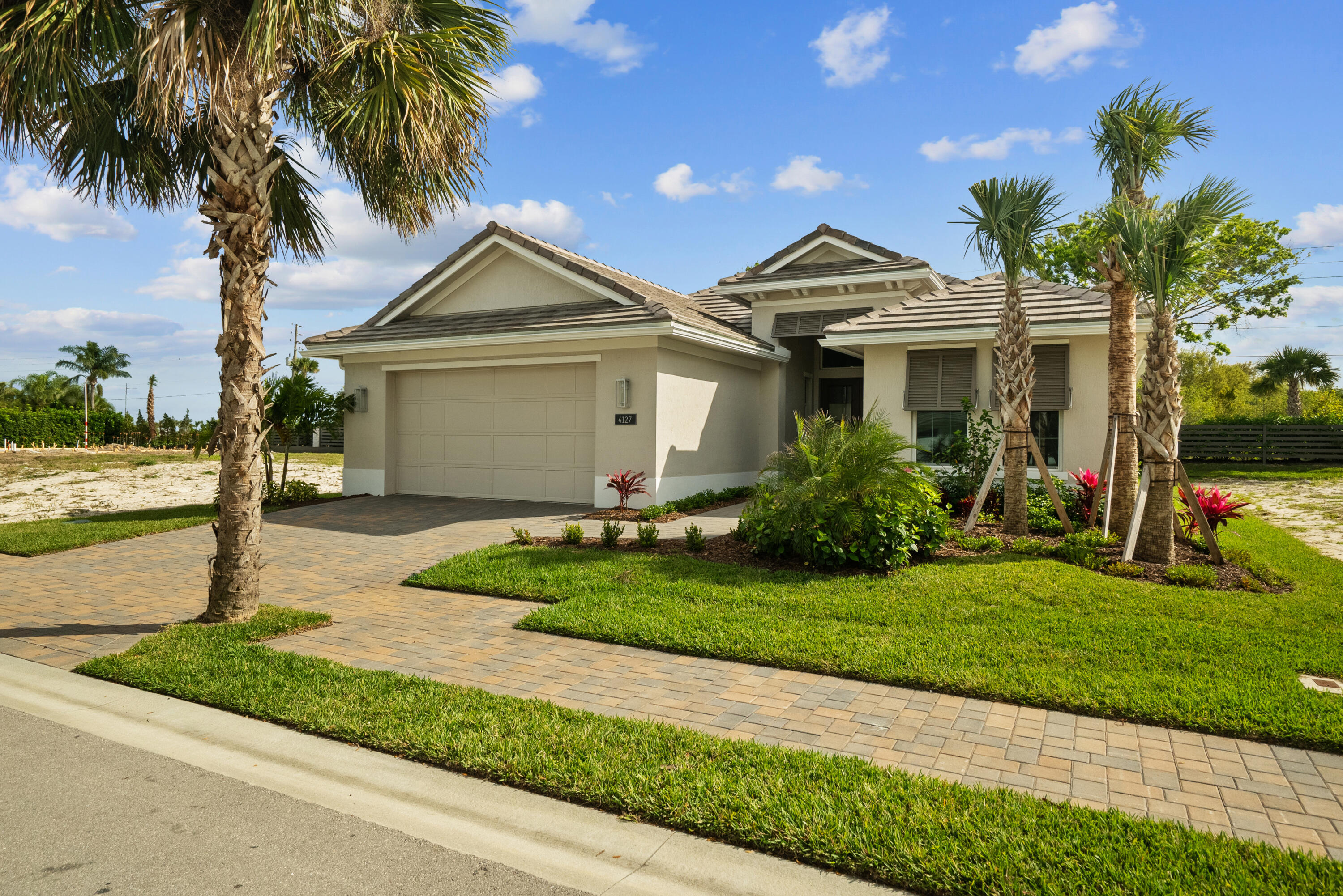 Property Photo: 4127 Lucaya Pointe Way FL 32967