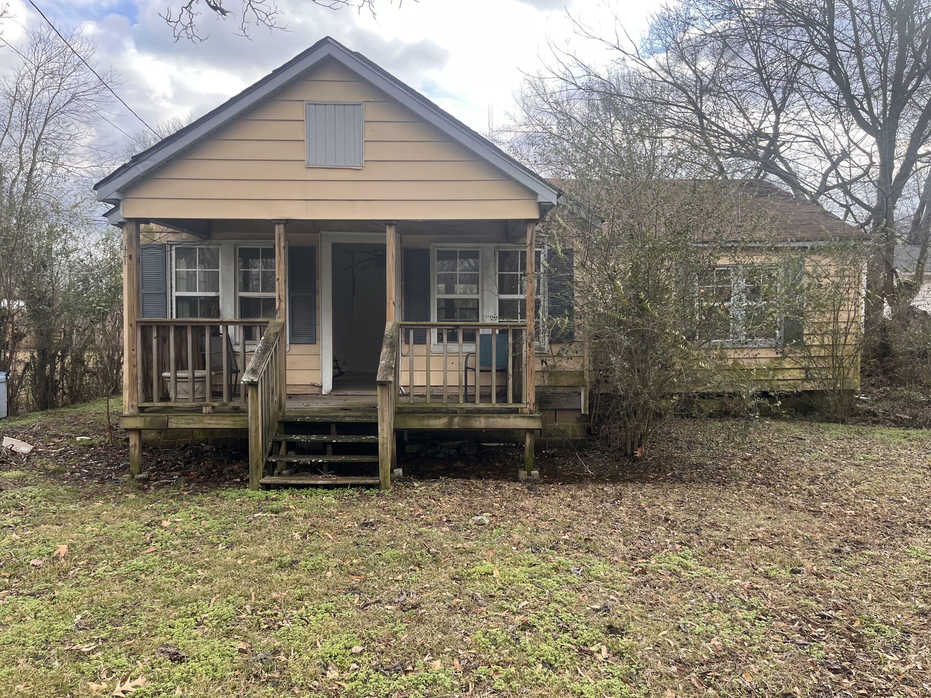 Property Photo: 412 E L Street AR 72801