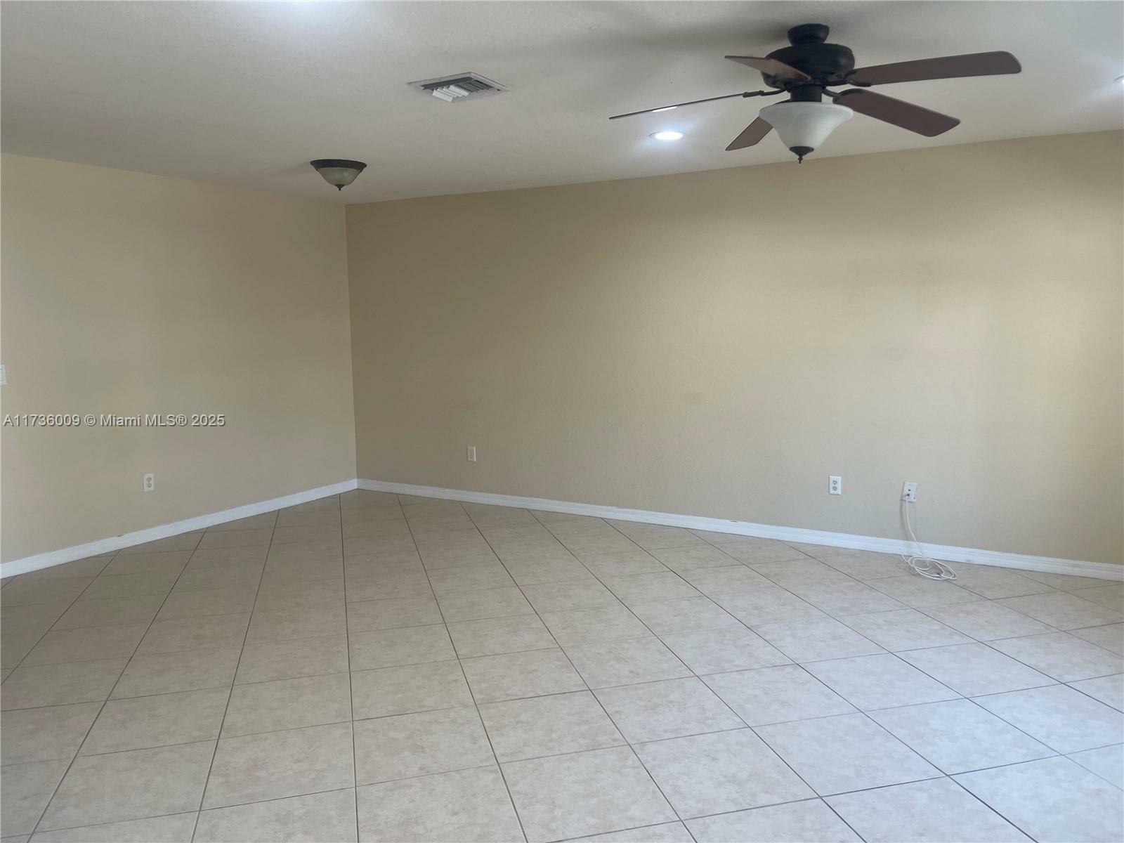 Property Photo:  5960 London Ln  FL 33321 