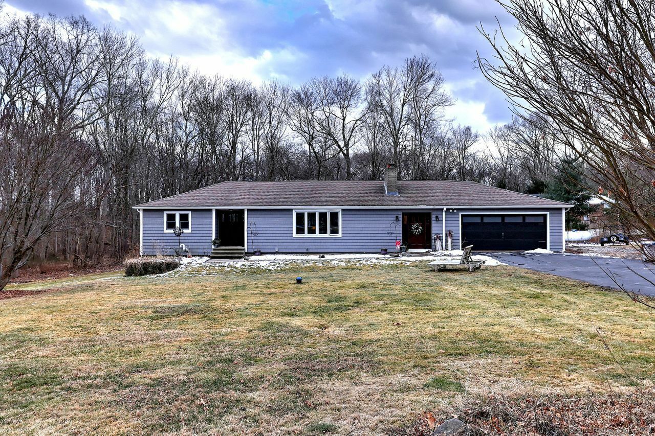 Property Photo:  4 Burma Road  CT 06525 