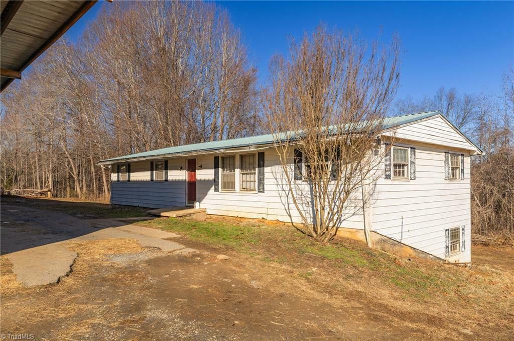 Property Photo:  1100 Washburn Road  NC 27025 