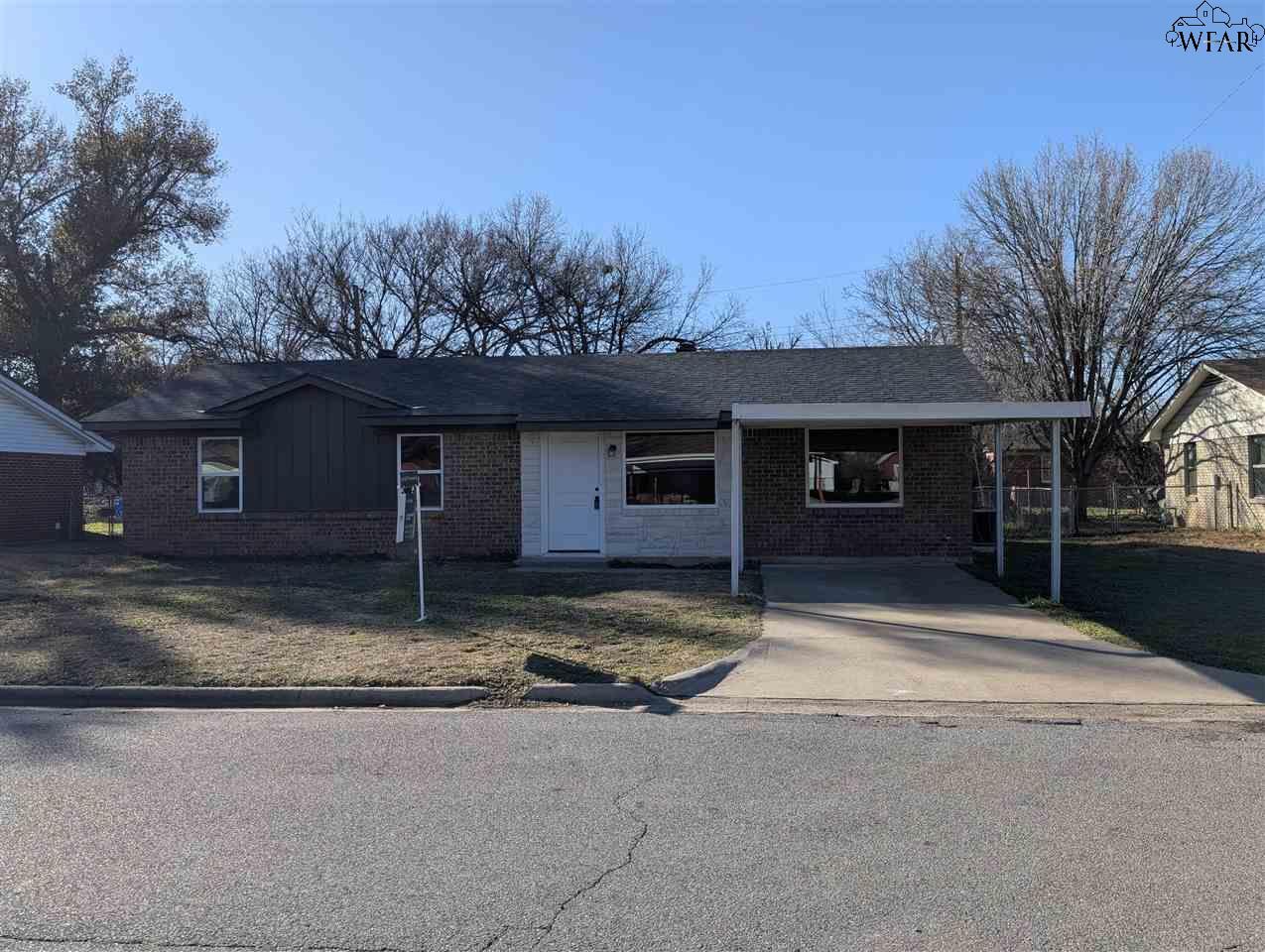 Property Photo: 210 Westwood Drive TX 76354