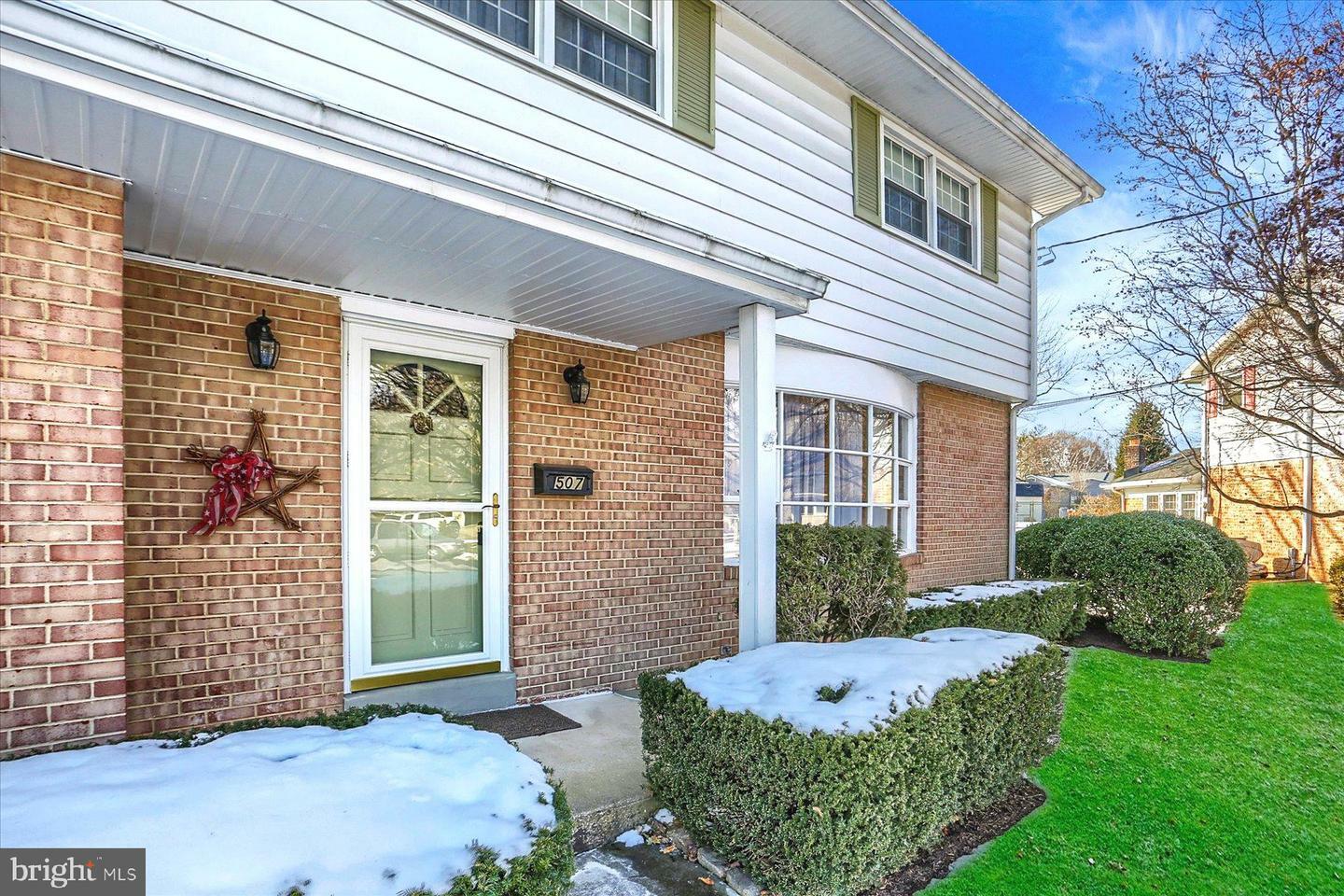 Property Photo:  507 Broad Circle  PA 17055 