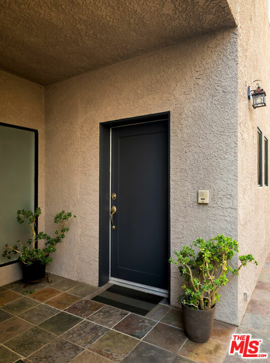 Property Photo:  1308   California Ave 2  CA 90403 