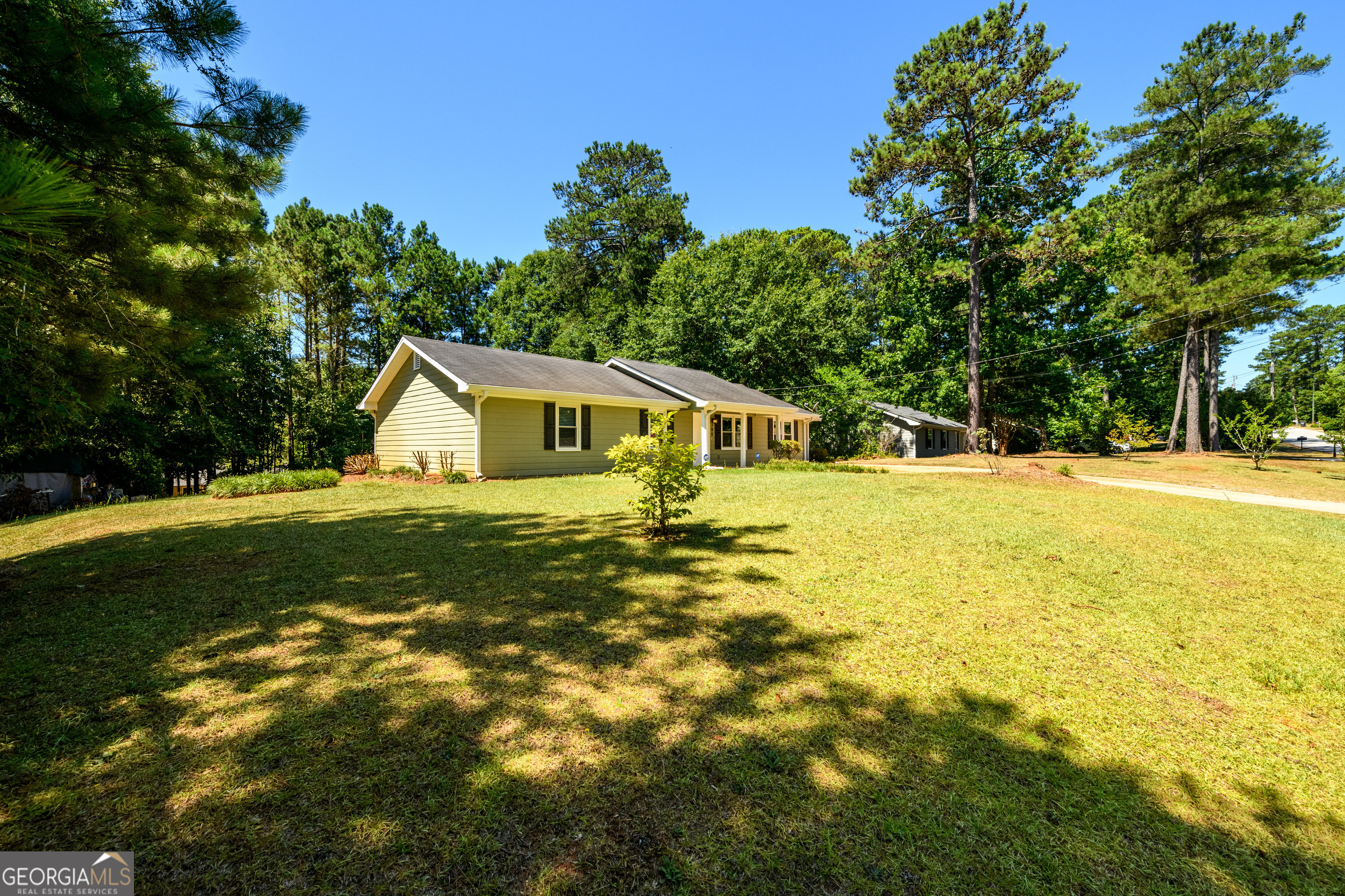 Property Photo:  780 Navajo Trail  GA 30016 