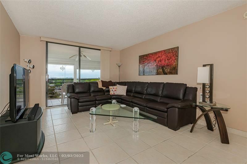 Property Photo:  1100 Saint Charles Pl 821  FL 33026 