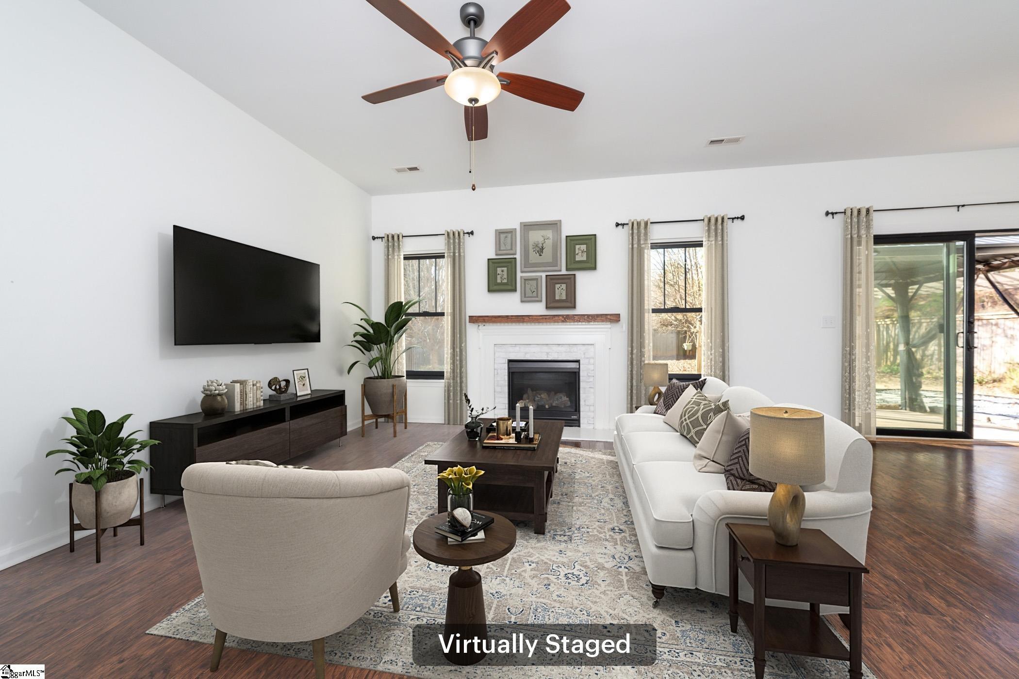 Property Photo: 202 Greenport Way SC 29607