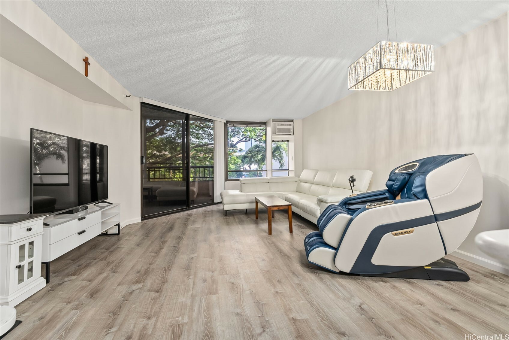 Property Photo: 60 N Beretania Street 204 HI 96817