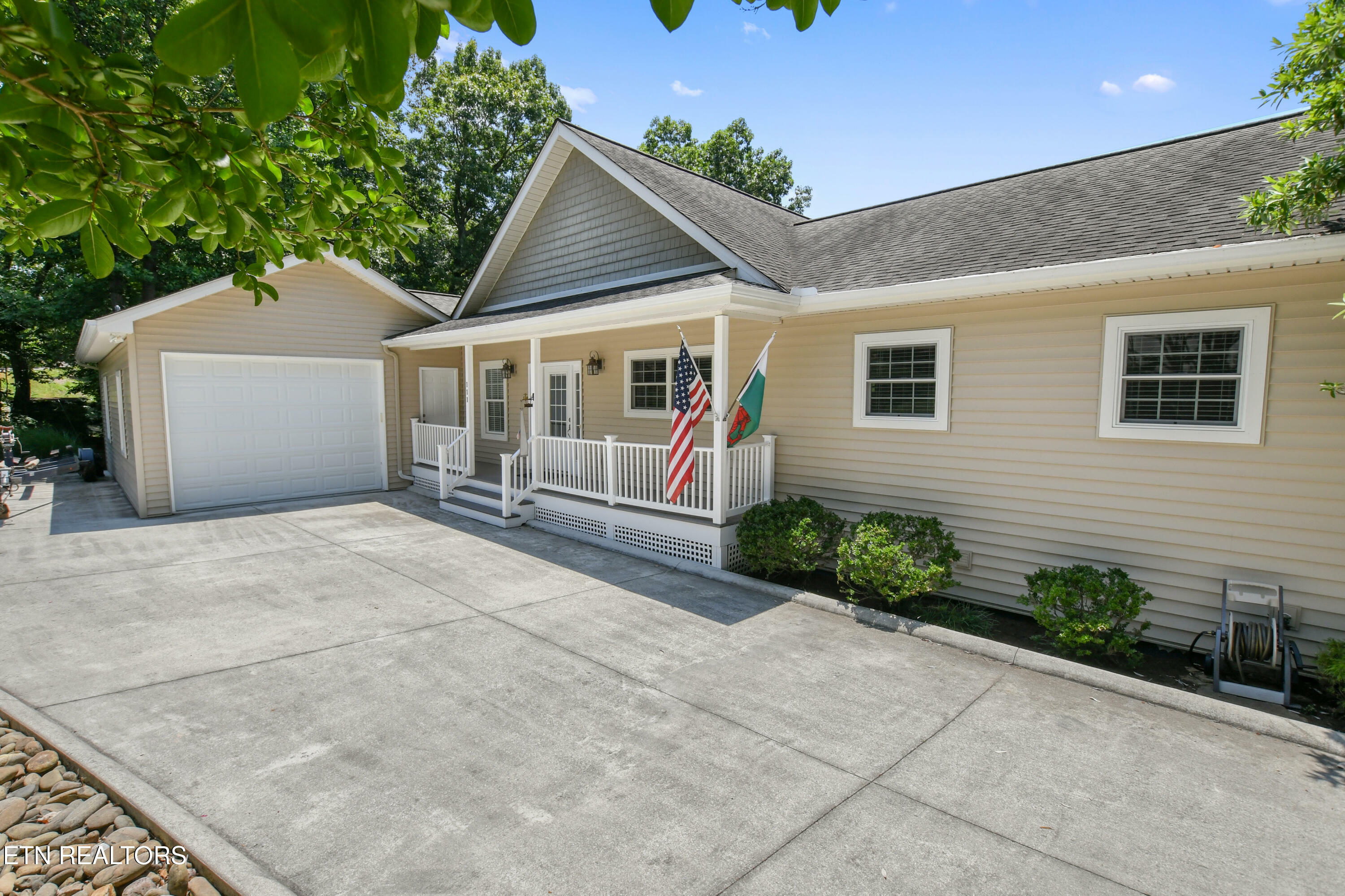 Property Photo: 111 Deer Run Point TN 37766
