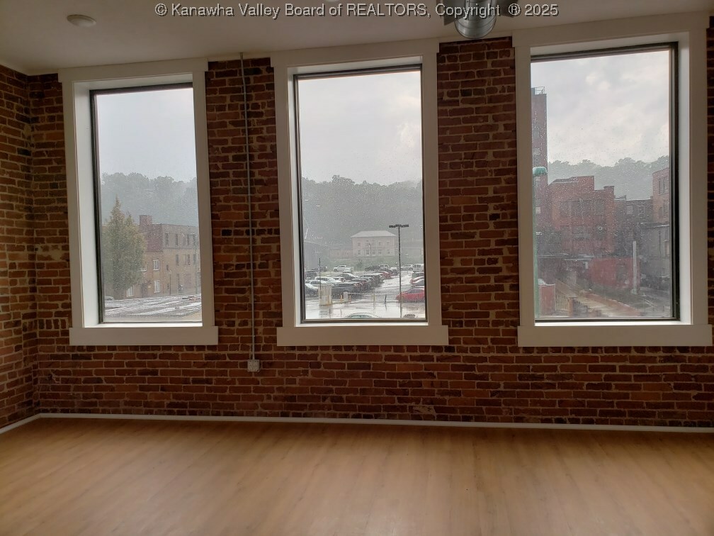 Property Photo: 814 Virginia Street E 15 WV 25301
