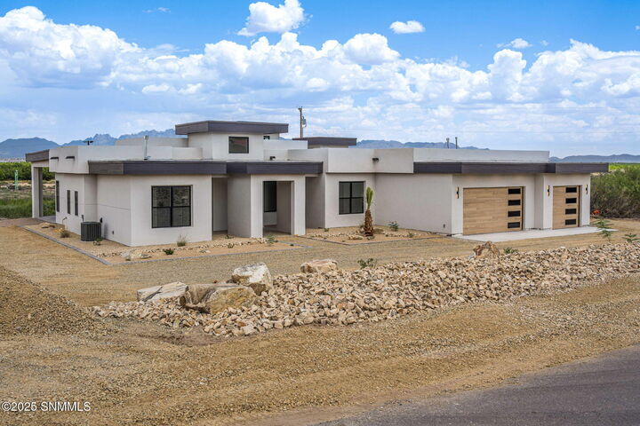 Property Photo: 2133 Mesilla Hills Drive NM 88005