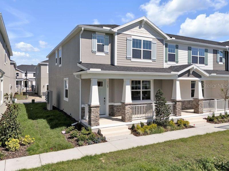 Property Photo: 1309 Coral Bean Lane FL 32708