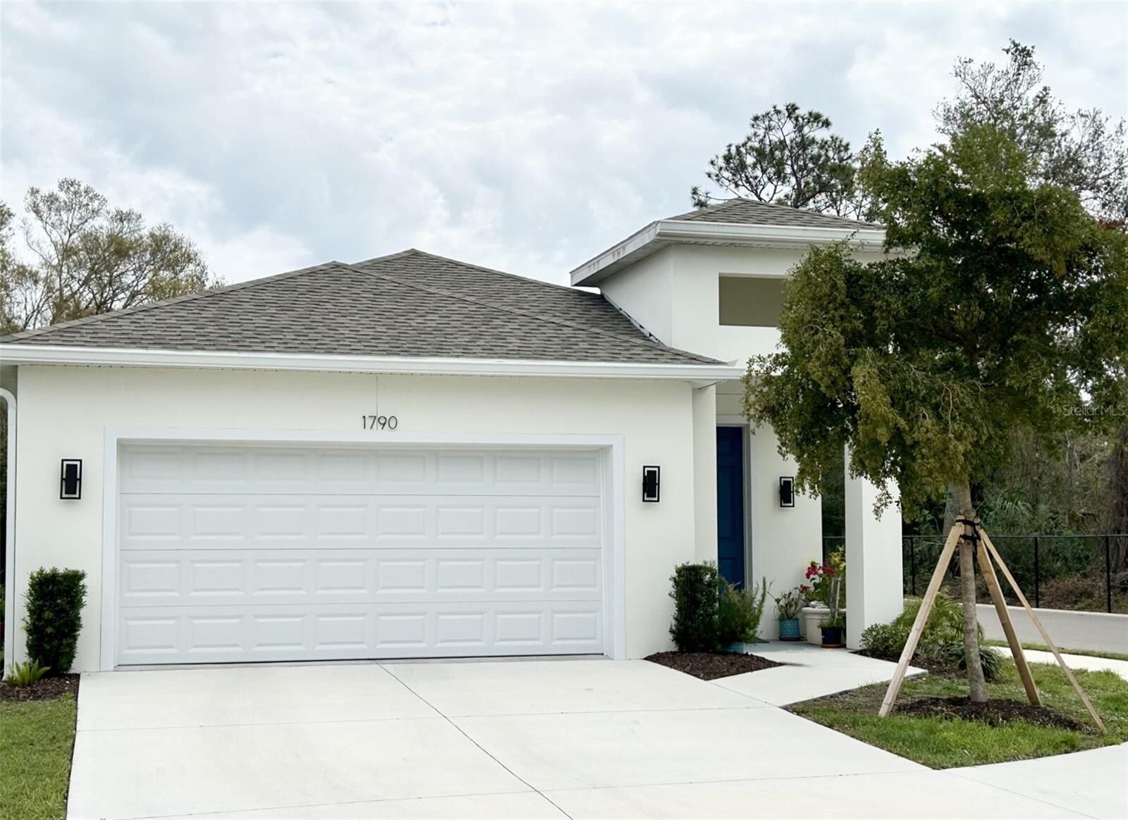 Property Photo: 1790 White Orchid Court FL 34235