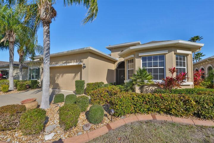 Property Photo: 335 Siena Vista Place FL 33573