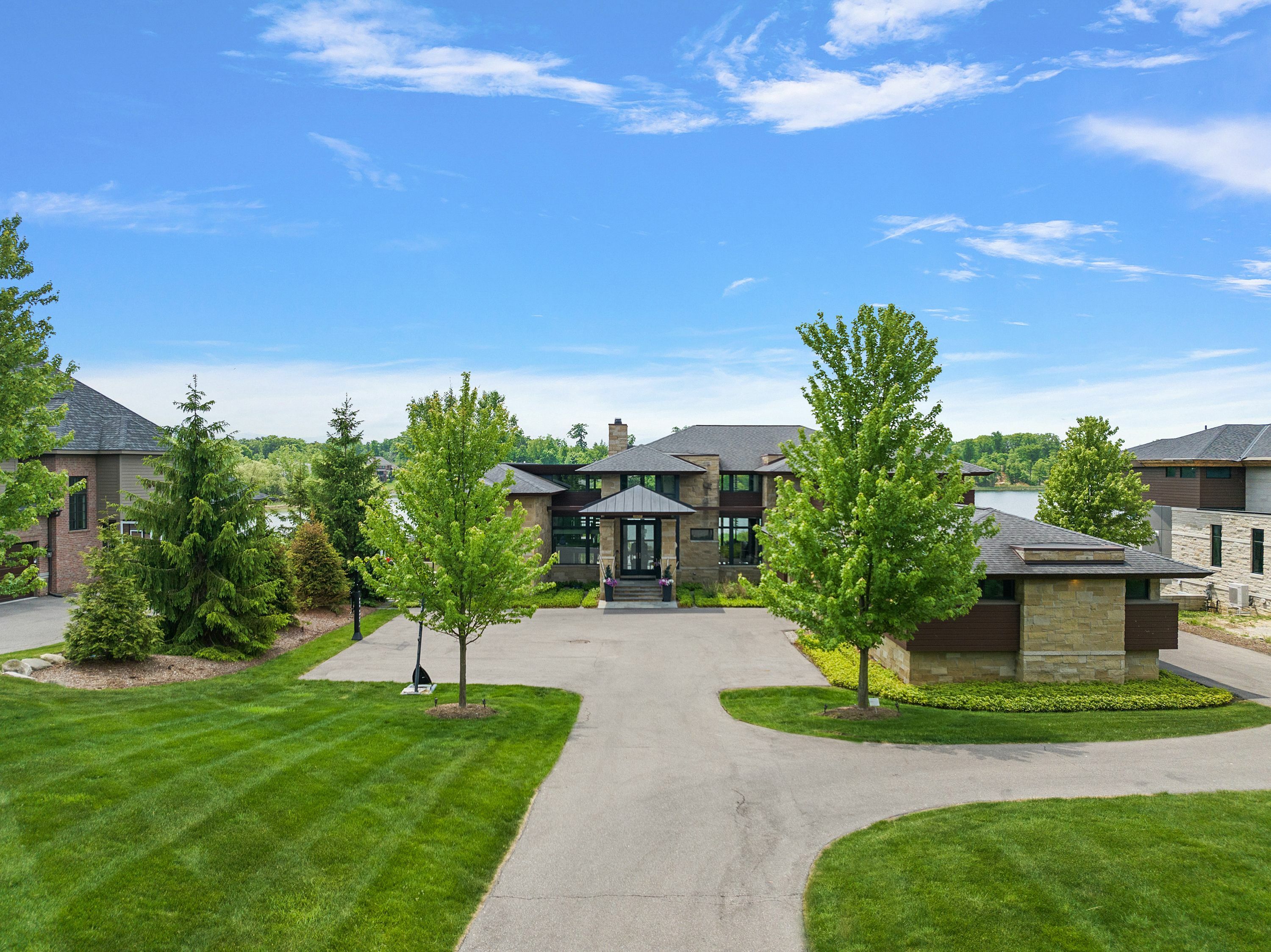 Property Photo:  2657 Turtle Shores Drive  MI 48302 0779 