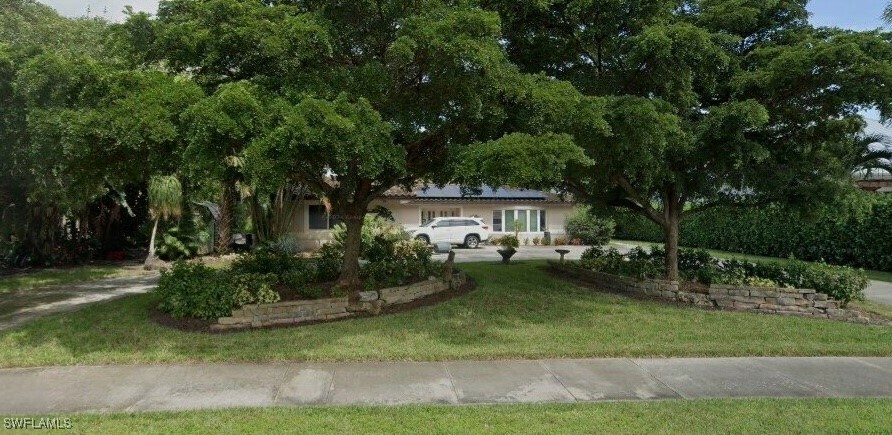 Property Photo:  2000 Crayton Road  FL 34102 