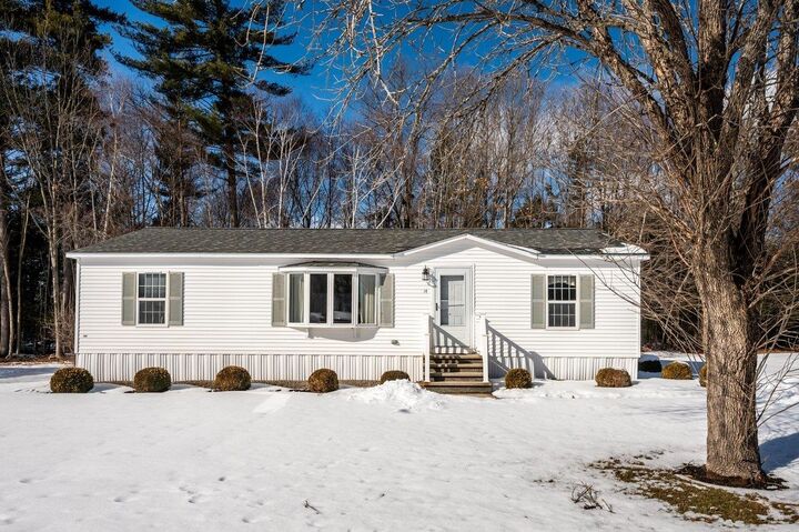 Property Photo:  14 Constitution Way  NH 03820 