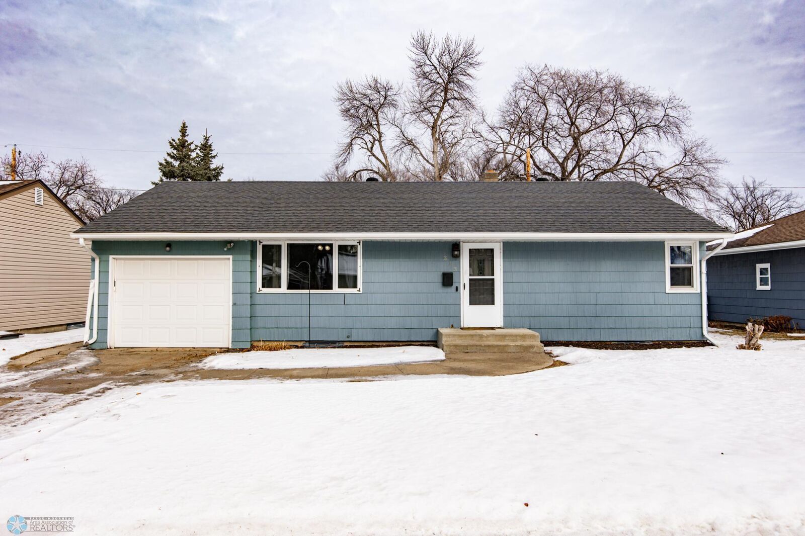Property Photo:  313 23rd Avenue N  ND 58102 