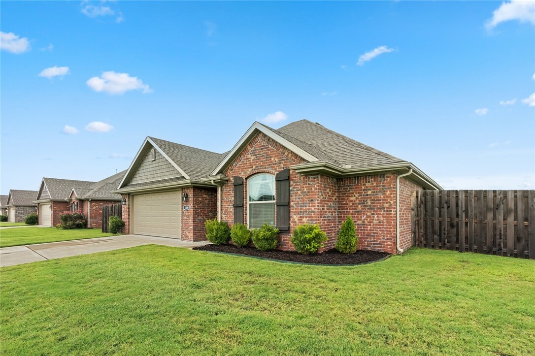 Property Photo:  4406 W Anthem Drive  AR 72704 