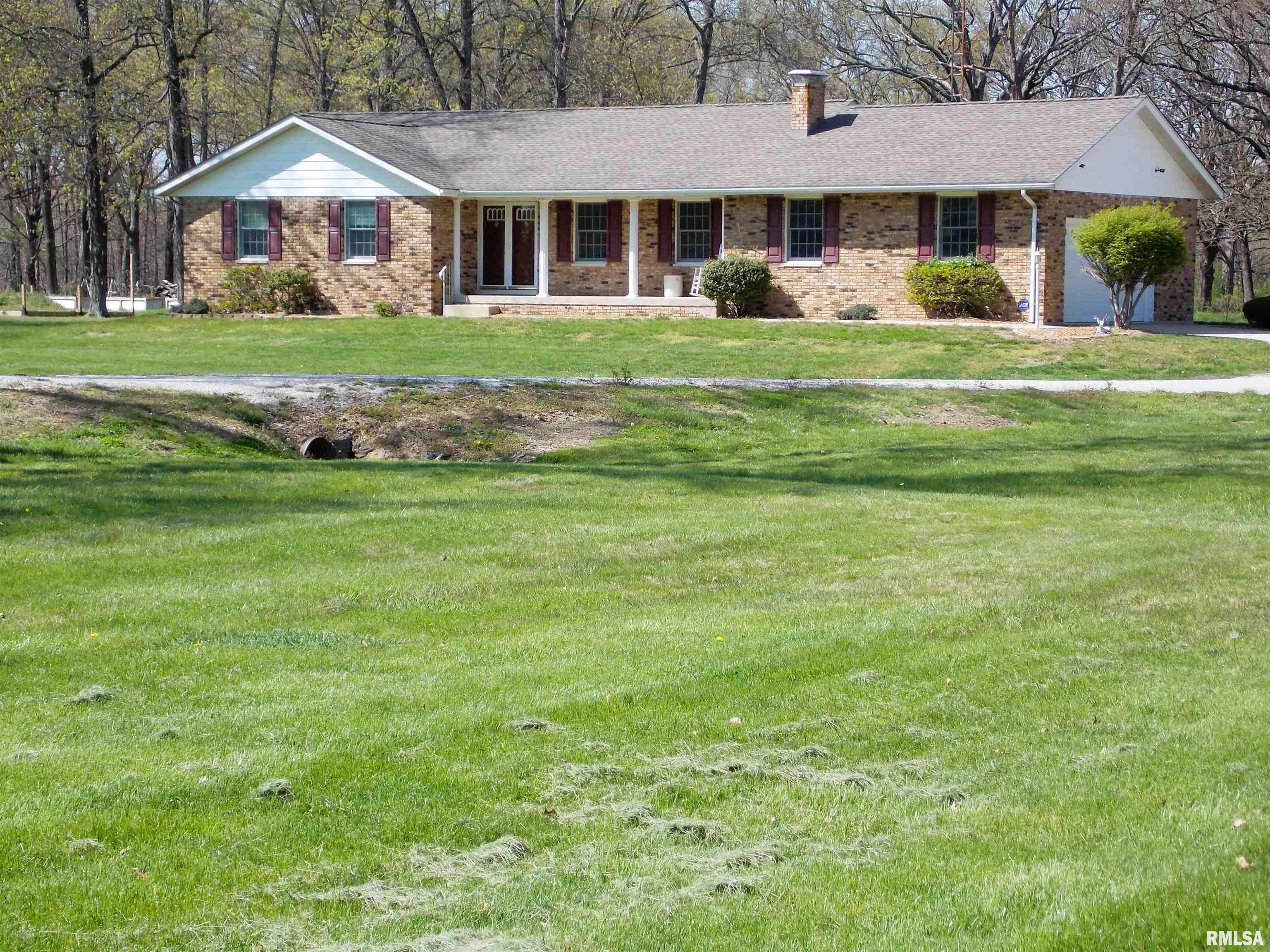 Property Photo: 1723 Walnut Hill Road IL 62801