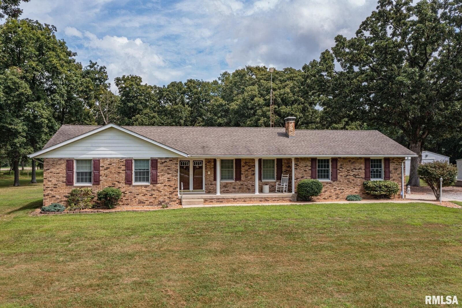 Property Photo:  1723 Walnut Hill Road  IL 62801 