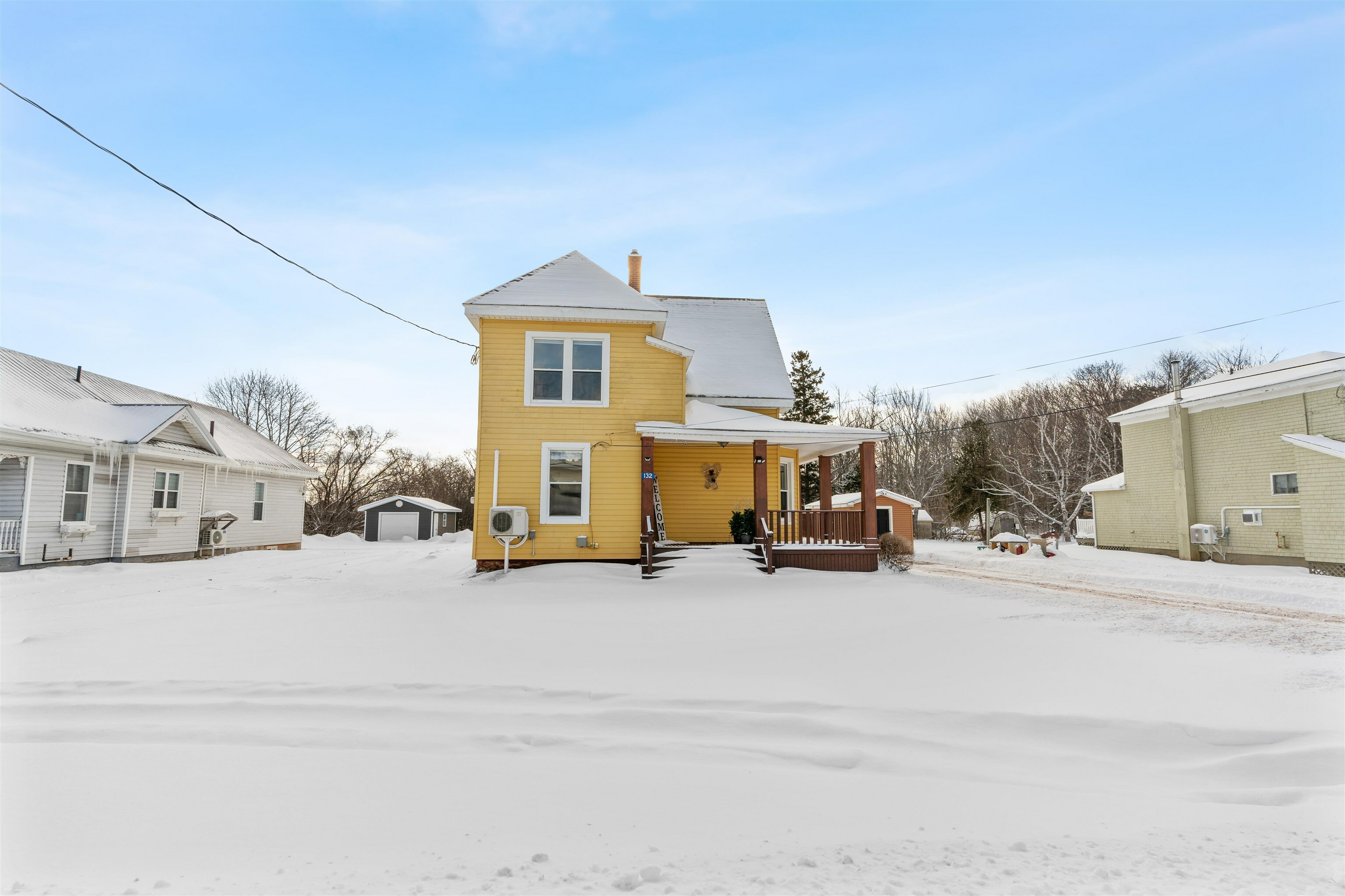 Property Photo: 132 Poplar Street PE C0B 1B0