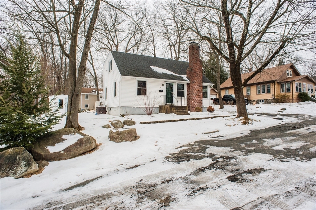 Property Photo: 34 Ivernia Rd MA 01606