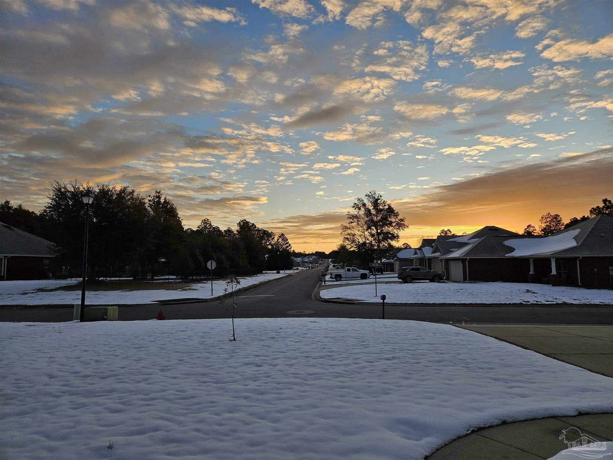 Property Photo: 4969 Red Oak Dr FL 32583