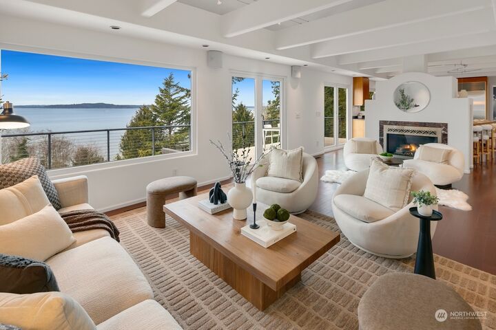 Property Photo:  5921  Atlas Place SW  WA 98136 