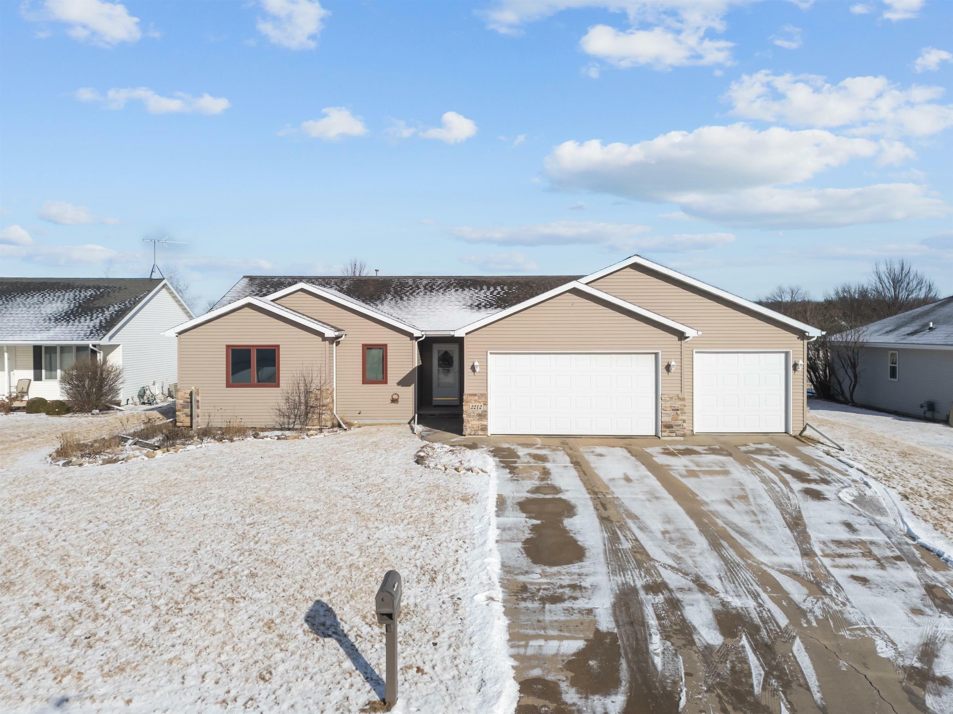 Property Photo:  2212 Hillington Drive  WI 54956 