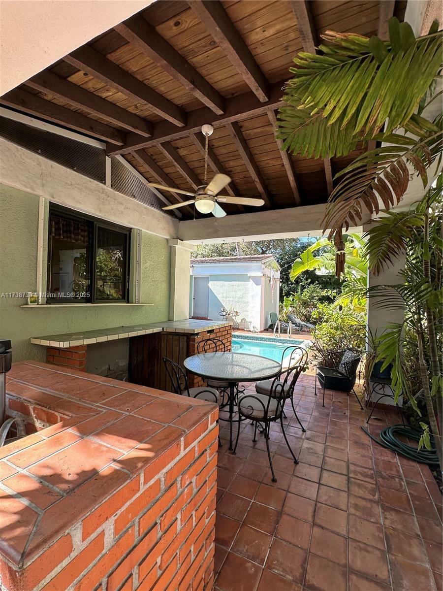 Property Photo: 419 Blue Rd FL 33146