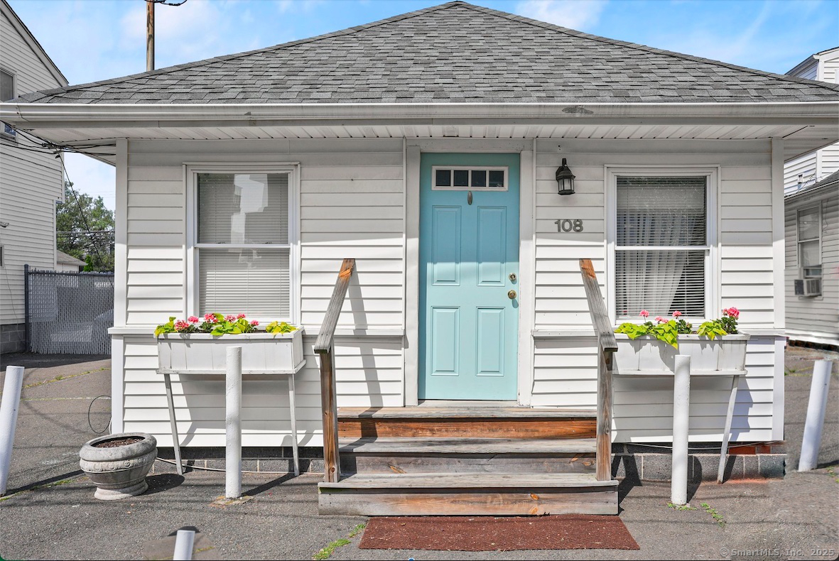 Property Photo: 108 College Place CT 06824